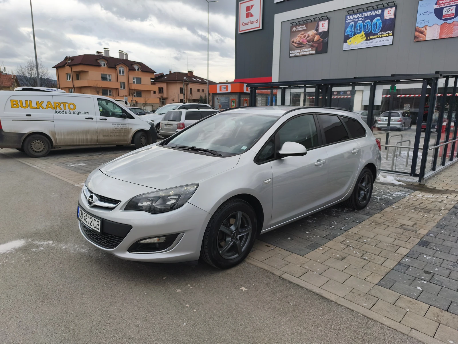 Opel Astra 1.4, снимка 4 - Автомобили и джипове - 53729037
