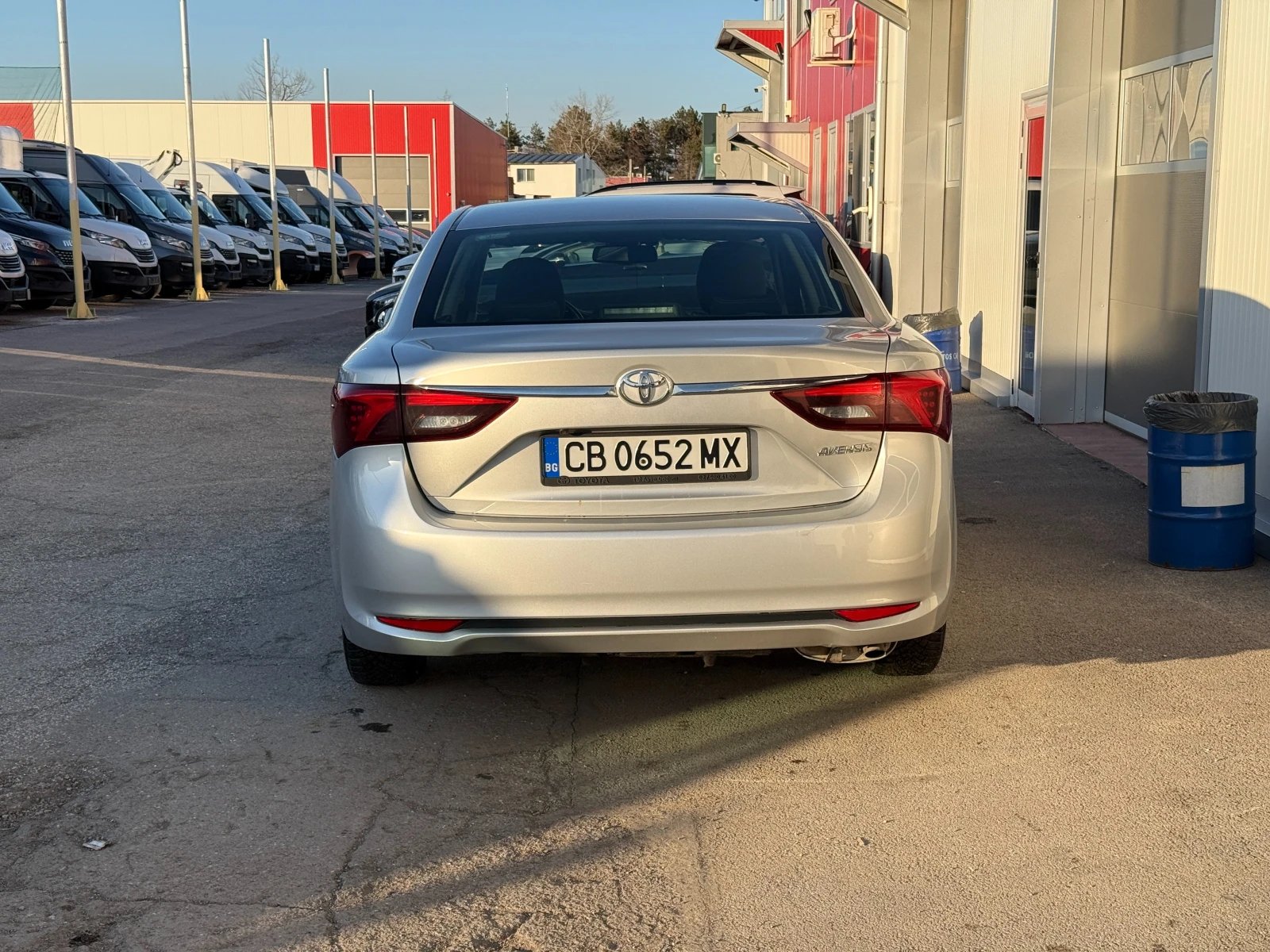 Toyota Avensis 1.8i VVT-i, снимка 4 - Автомобили и джипове - 53816597