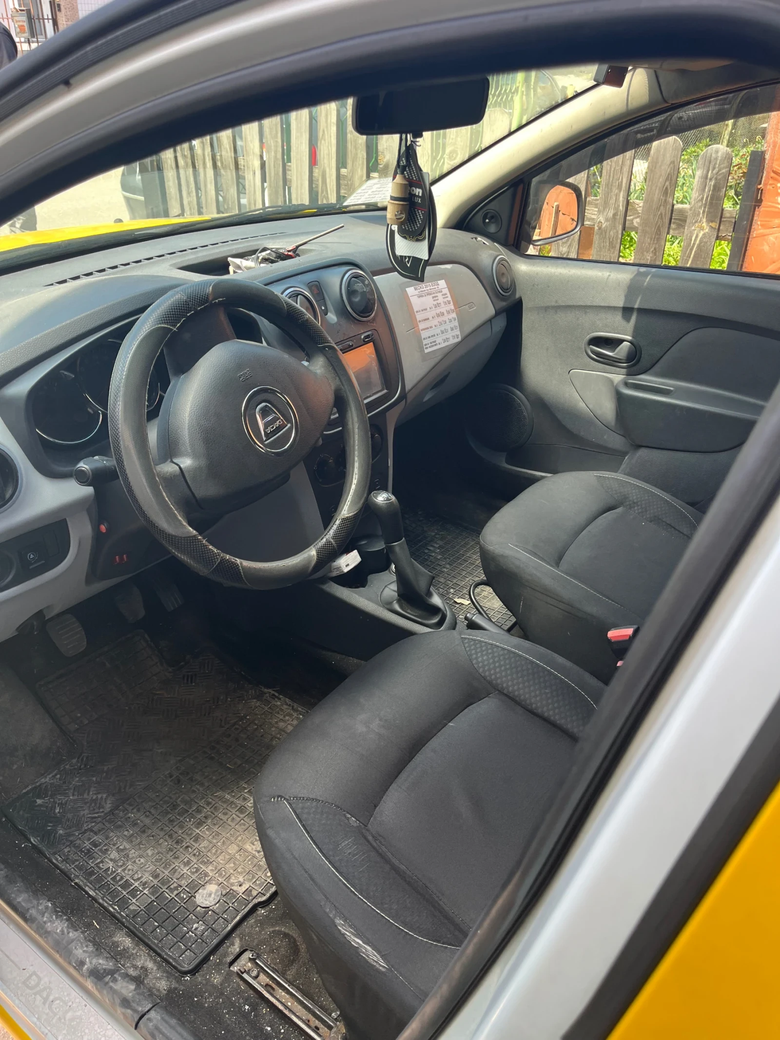 Dacia Logan 1.2, снимка 4 - Автомобили и джипове - 54310922