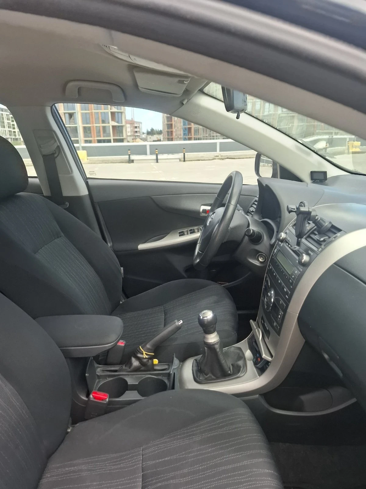 Toyota Corolla 1.6 с газово, снимка 10 - Автомобили и джипове - 54399704