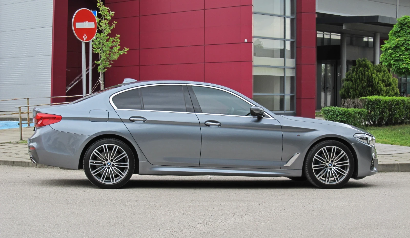 BMW 530, снимка 8 - Автомобили и джипове - 54612364