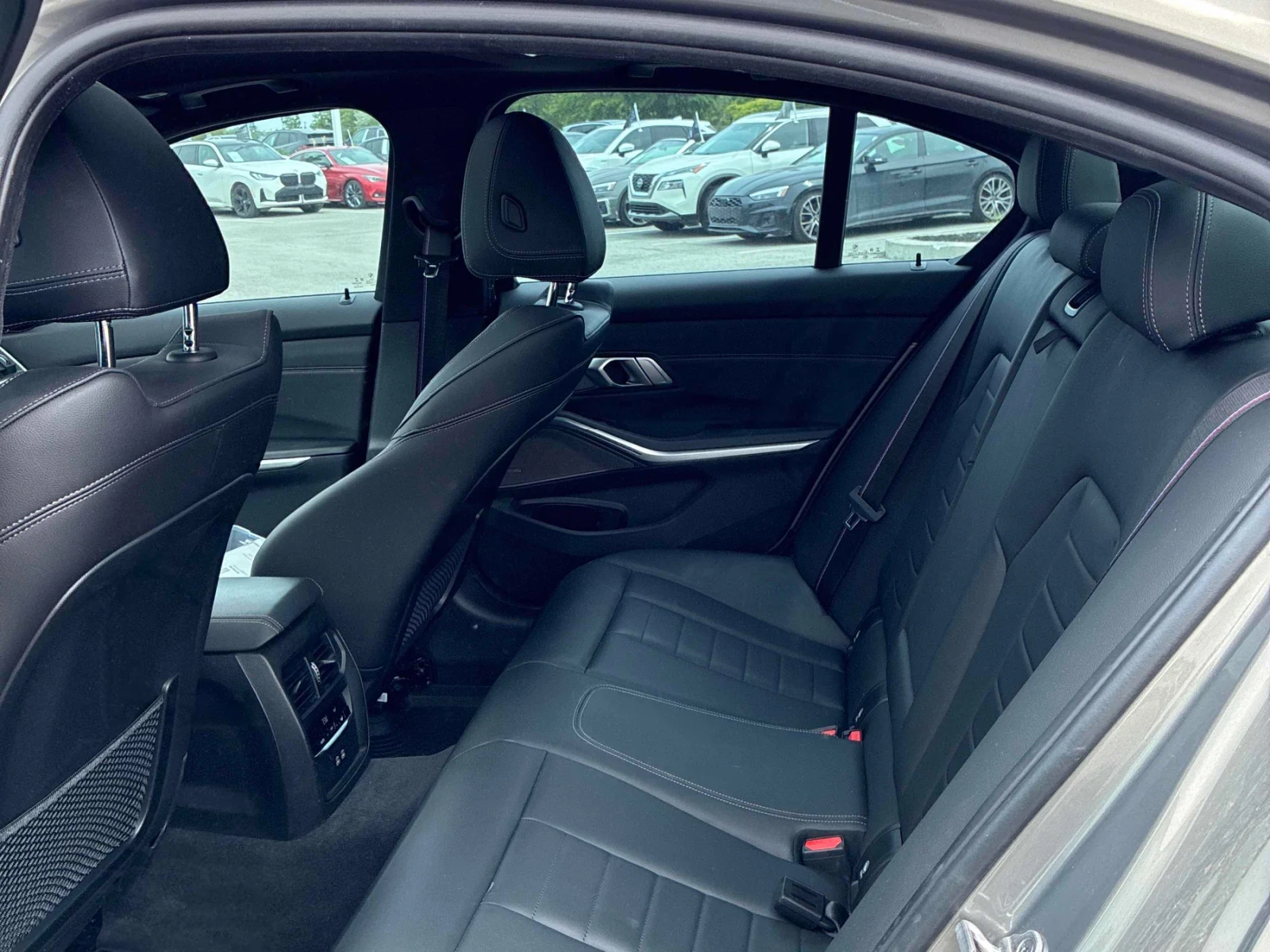 BMW 340 xDrive * ПОДГРЕВ * ПАНОРАМА * 360 * CARFAX, снимка 10 - Автомобили и джипове - 54803717