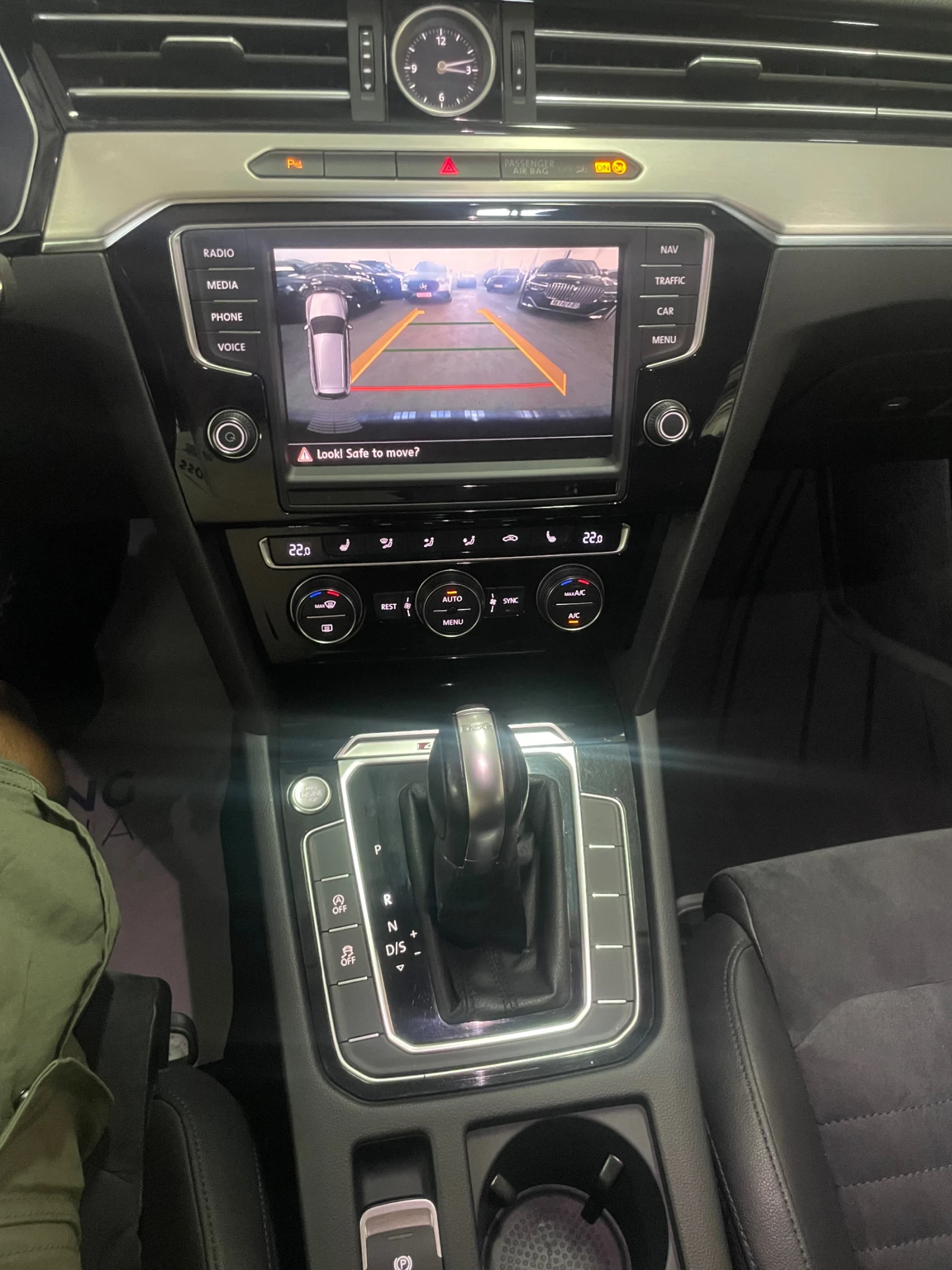 VW Passat 2.0tdi/4motion/камера/подгрев/лед адаптив/ФУЛЛ!!!, снимка 17 - Автомобили и джипове - 55270471