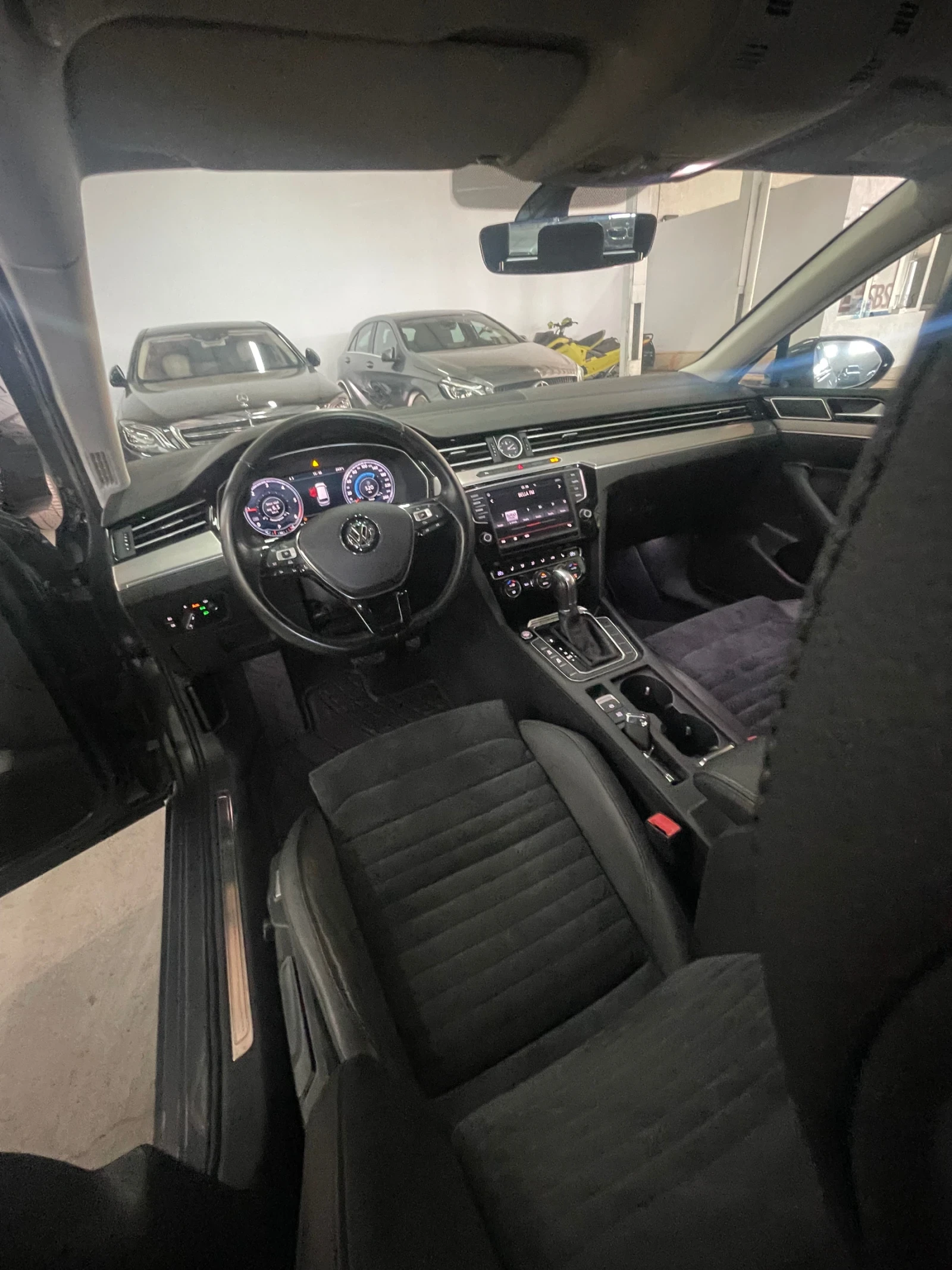 VW Passat 2.0tdi/4motion/камера/подгрев/лед адаптив/ФУЛЛ!!!, снимка 14 - Автомобили и джипове - 55270471