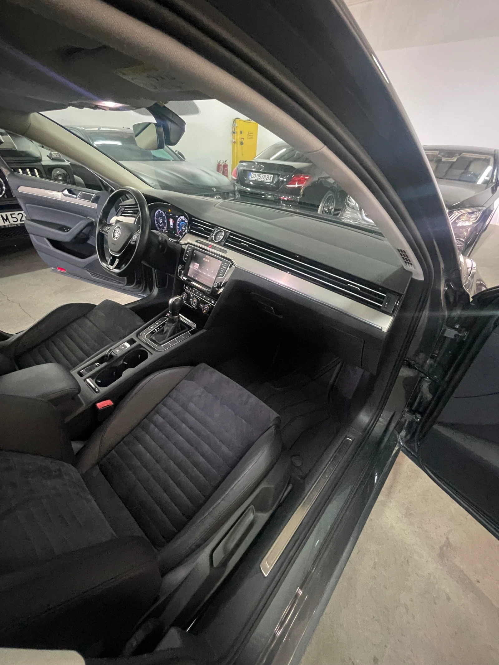 VW Passat 2.0tdi/4motion/камера/подгрев/лед адаптив/ФУЛЛ!!!, снимка 13 - Автомобили и джипове - 55270471