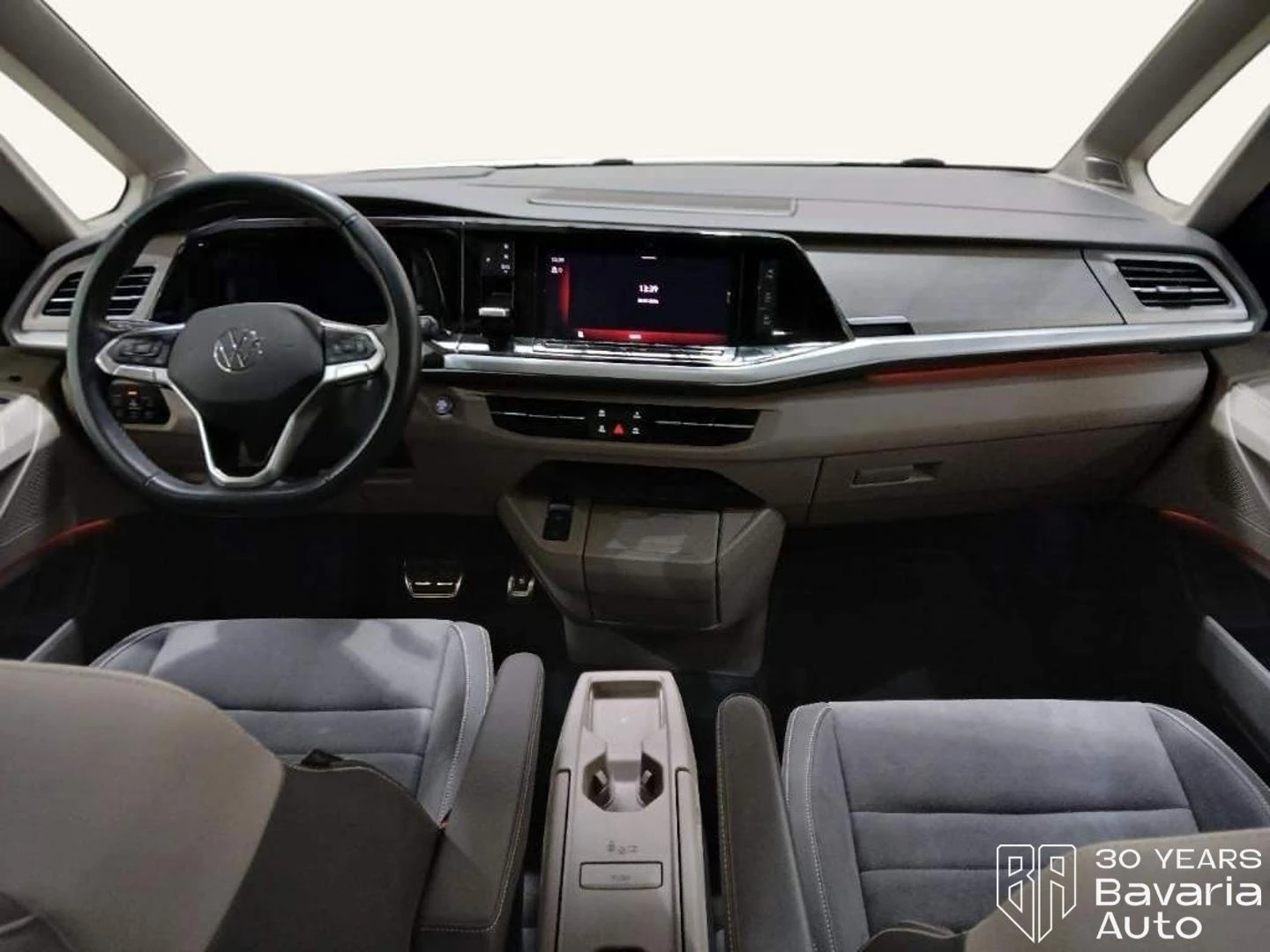 VW Multivan Style lang DSG Easy Open Basic, снимка 7 - Автомобили и джипове - 55423901