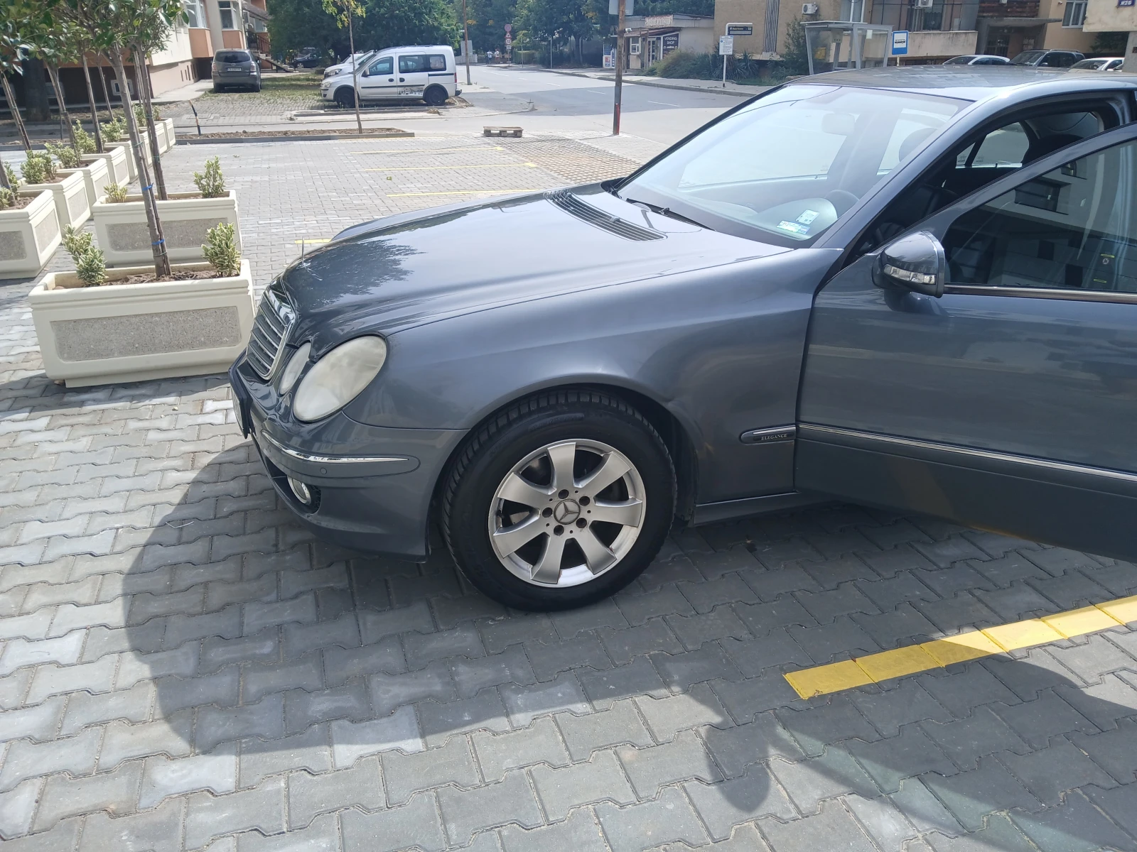 Mercedes-Benz E 280 Facelift, снимка 3 - Автомобили и джипове - 55666092