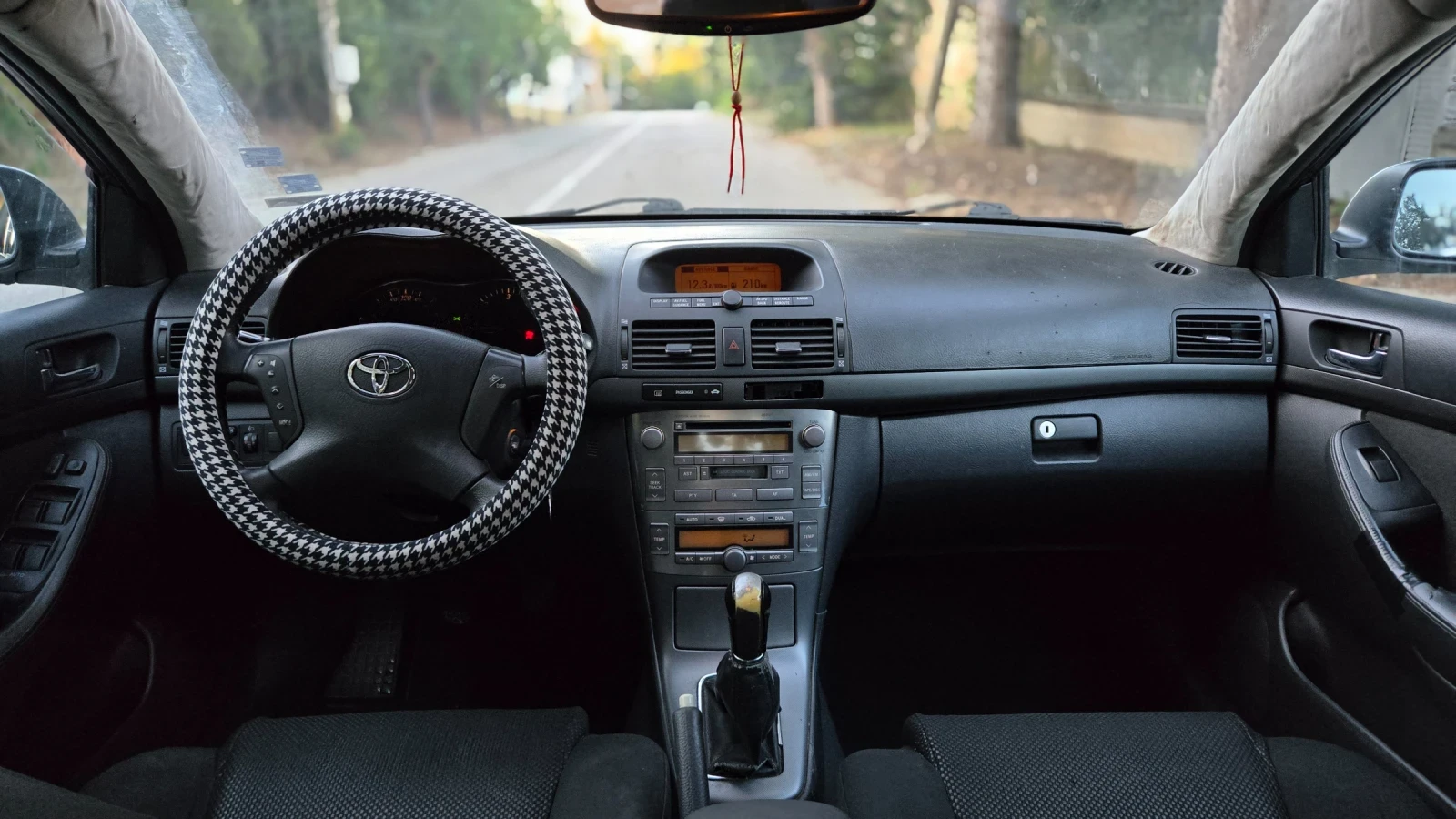 Toyota Avensis 2.0 d4d, снимка 5 - Автомобили и джипове - 56120223