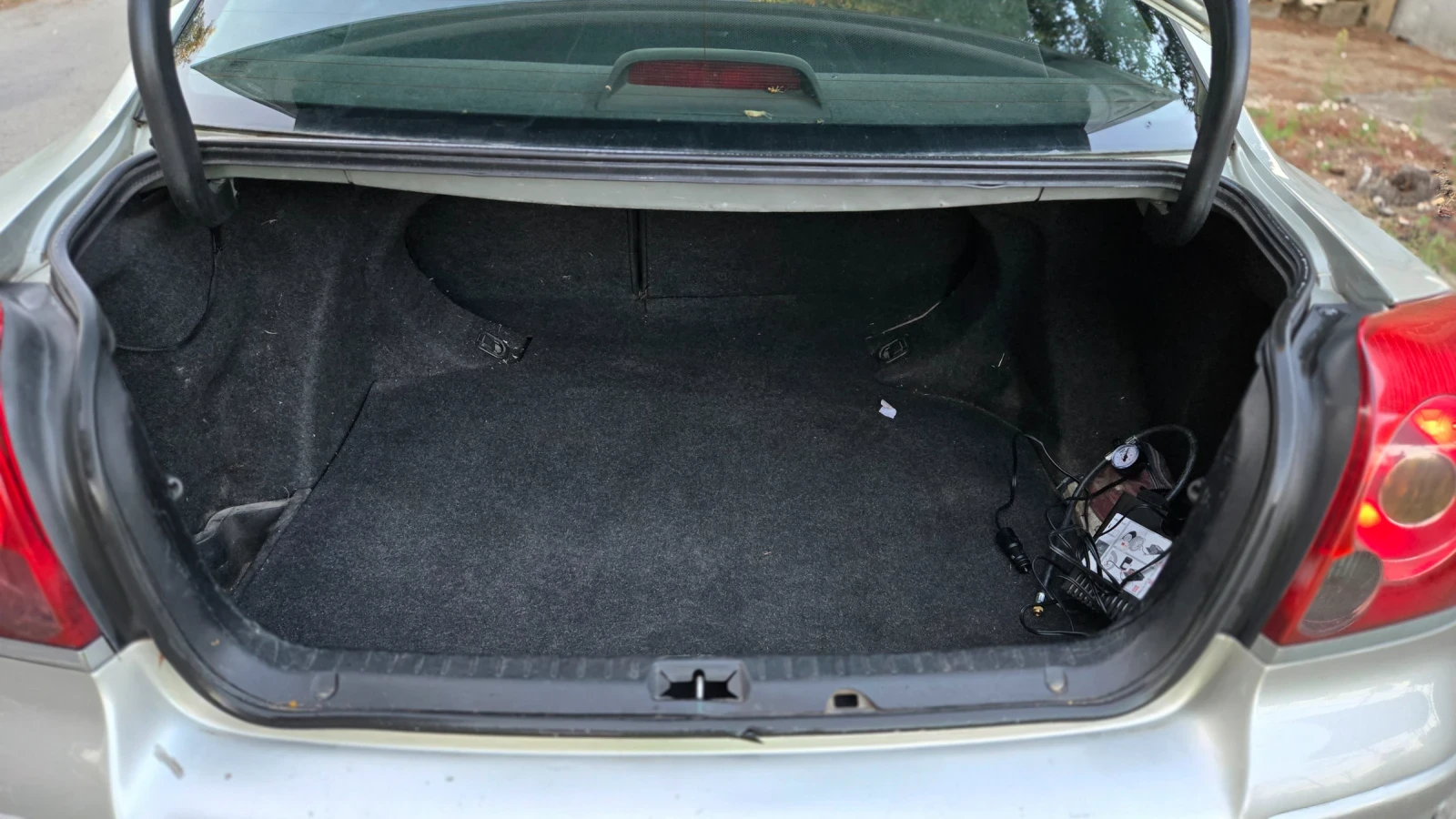 Toyota Avensis 2.0 d4d, снимка 8 - Автомобили и джипове - 56120223