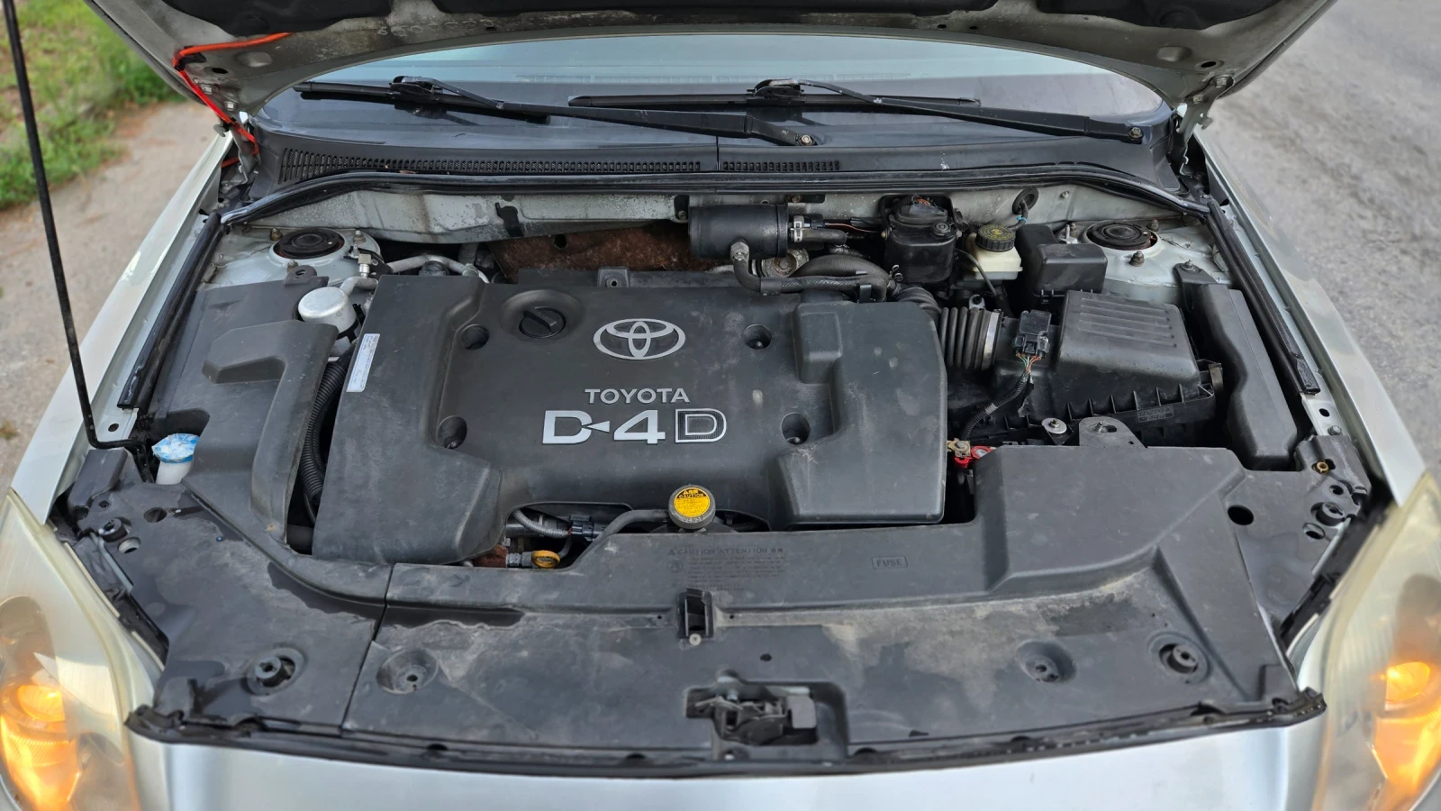 Toyota Avensis 2.0 d4d, снимка 9 - Автомобили и джипове - 56120223