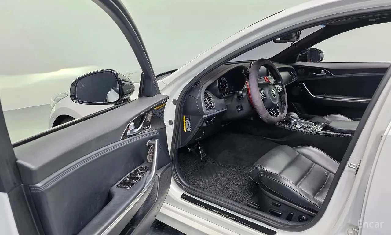 Kia Stinger 3.3 Turbo | АВТОФИНАНСИРАНЕ, снимка 10 - Автомобили и джипове - 56122307