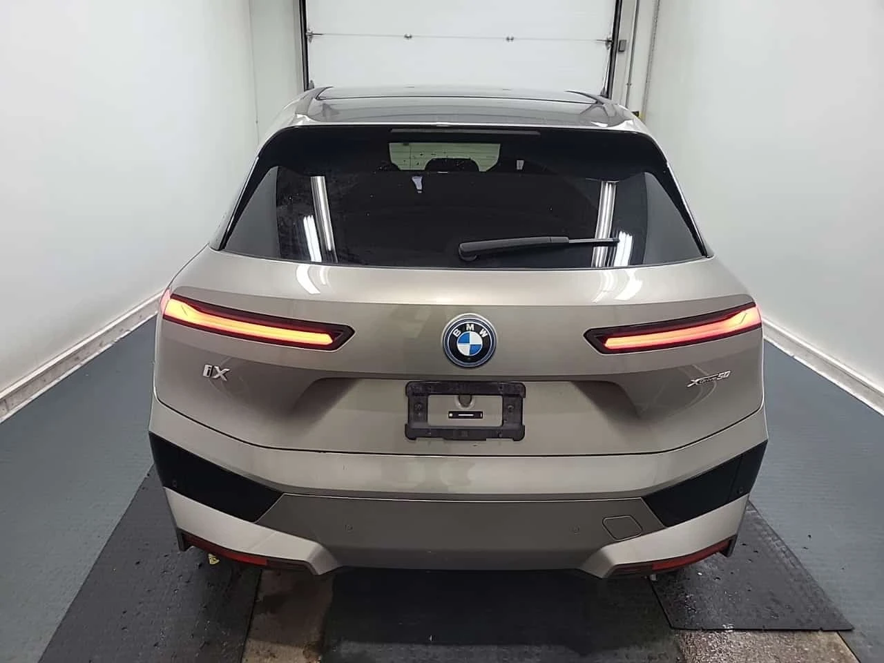 BMW iX Xdrive50 * ����������*  | Mobile.bg � ����������� 17