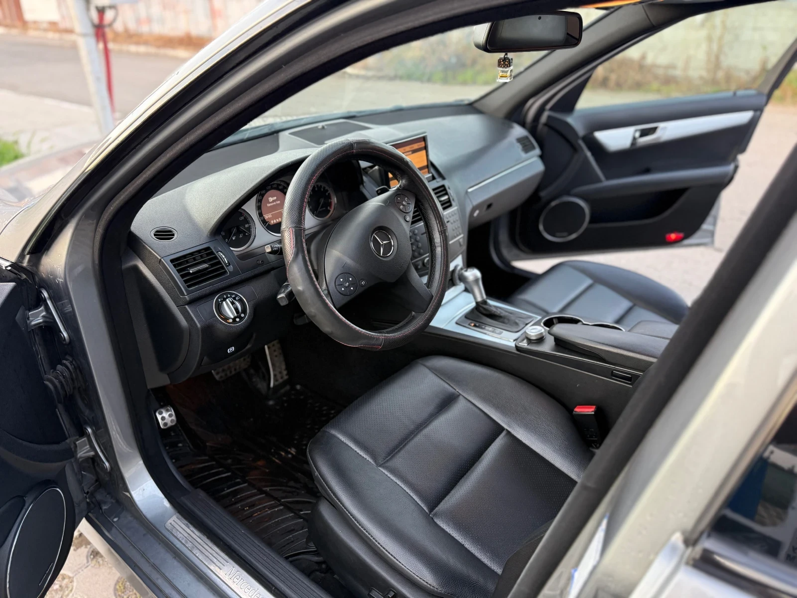 Mercedes-Benz C 300 Генерация със клапи , снимка 10 - Автомобили и джипове - 56691267