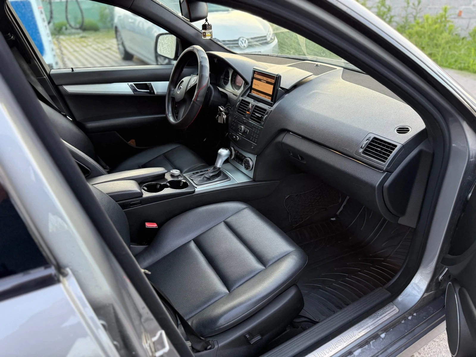 Mercedes-Benz C 300 Генерация със клапи , снимка 11 - Автомобили и джипове - 56691267