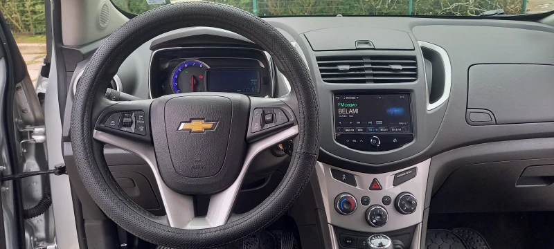 Chevrolet Trax, снимка 8 - Автомобили и джипове - 48414338