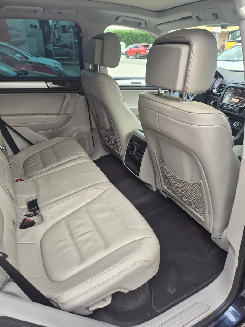 VW Touareg, снимка 9 - Автомобили и джипове - 52598485