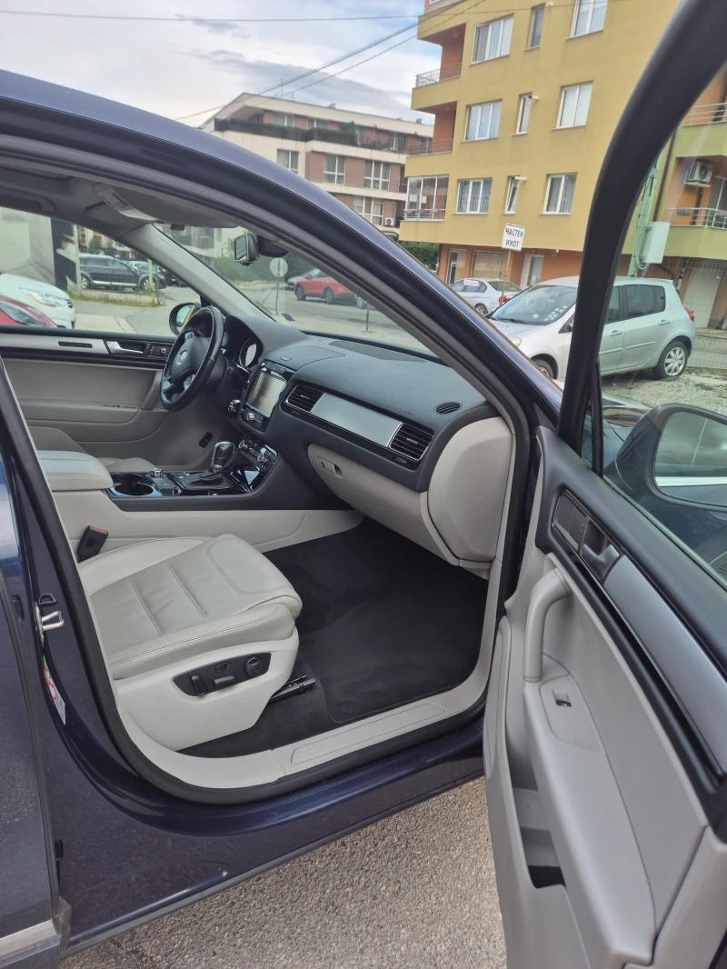 VW Touareg, снимка 7 - Автомобили и джипове - 52598485