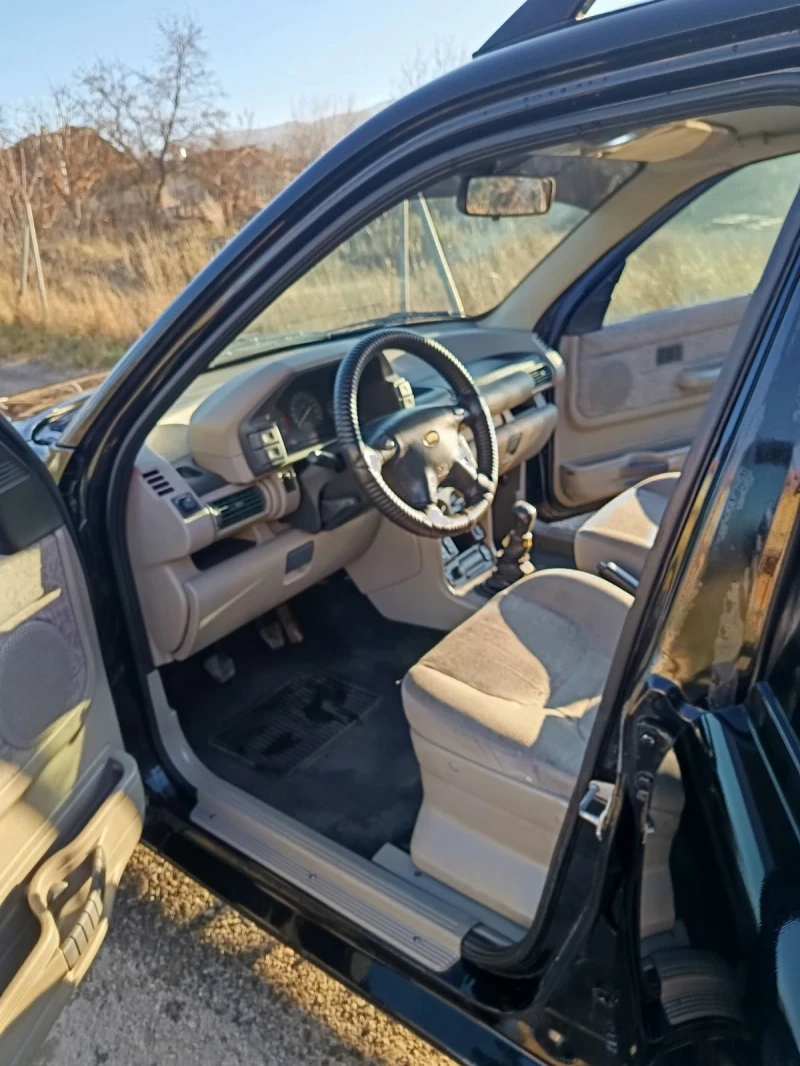 Land Rover Freelander 2.0 TDI, снимка 8 - Автомобили и джипове - 52793925