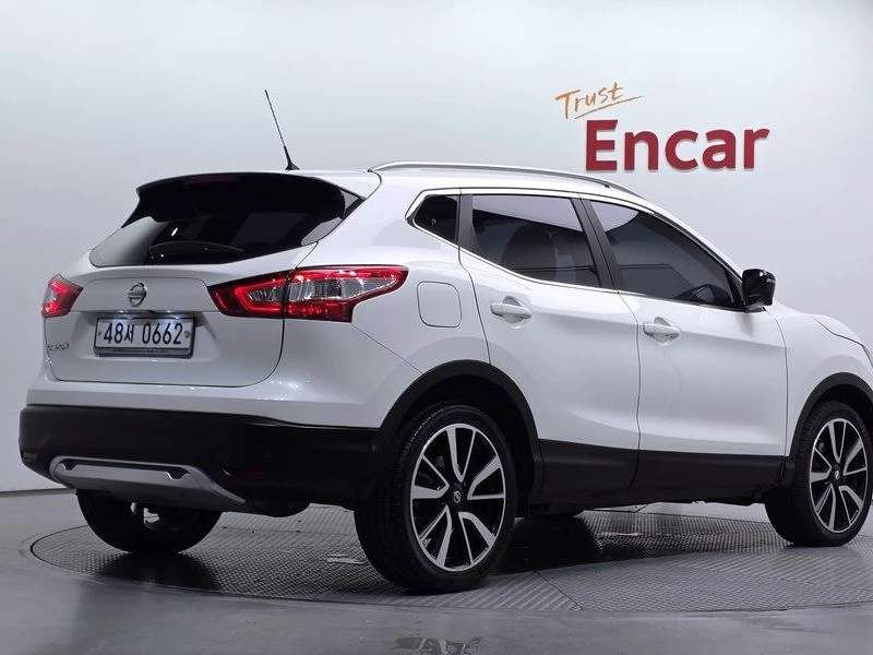 Nissan Qashqai 1.6 Platinum| 130к.с.| ВКЛ.ТЕХНОТЕСТ, снимка 2 - Автомобили и джипове - 55563639