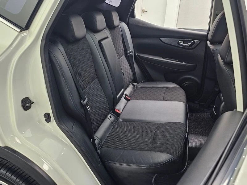 Nissan Qashqai 1.6 Platinum| 130к.с.| ВКЛ.ТЕХНОТЕСТ, снимка 12 - Автомобили и джипове - 55563639