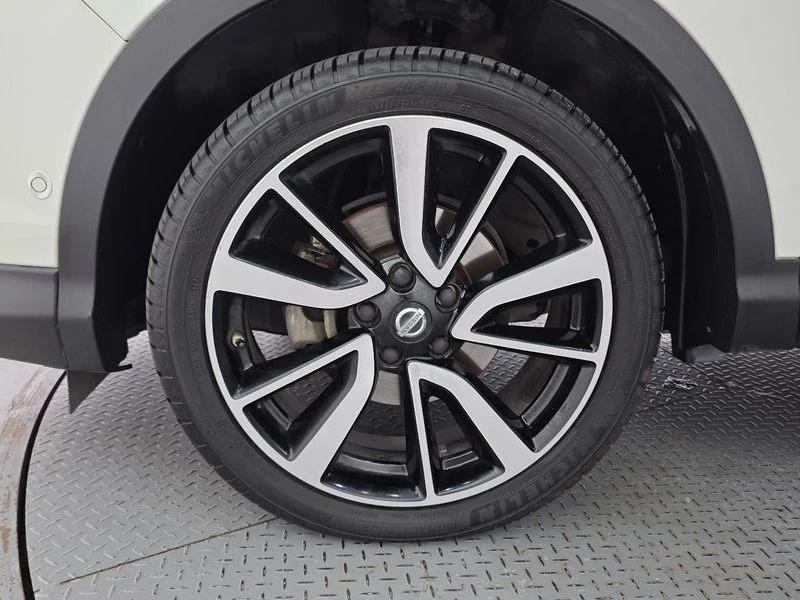 Nissan Qashqai 1.6 Platinum| 130к.с.| ВКЛ.ТЕХНОТЕСТ, снимка 5 - Автомобили и джипове - 55563639