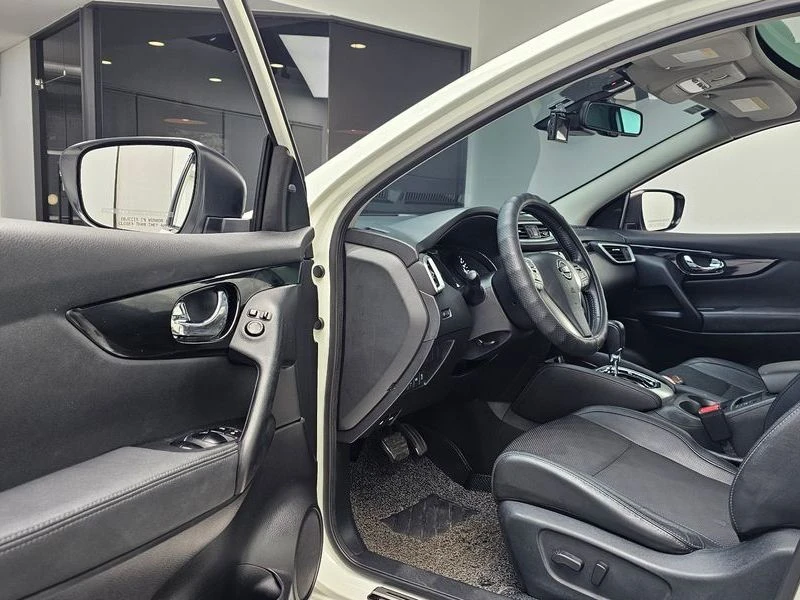 Nissan Qashqai 1.6 Platinum| 130к.с.| ВКЛ.ТЕХНОТЕСТ, снимка 10 - Автомобили и джипове - 55563639