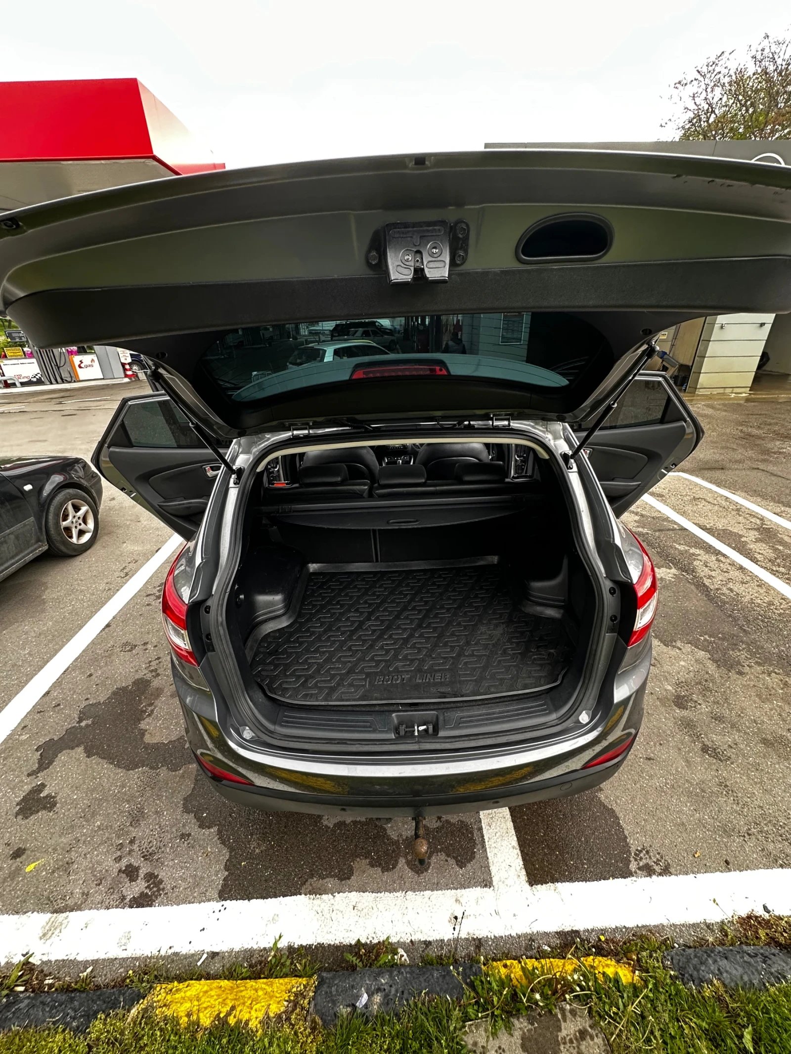 Hyundai IX35 Tucson, снимка 13 - Автомобили и джипове - 54395443