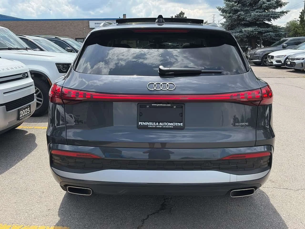 Audi Q5 * 4 BRAND NEW TIRES, 2 KEYS , FLAWLESS CONDITION *, снимка 7 - Автомобили и джипове - 55146196