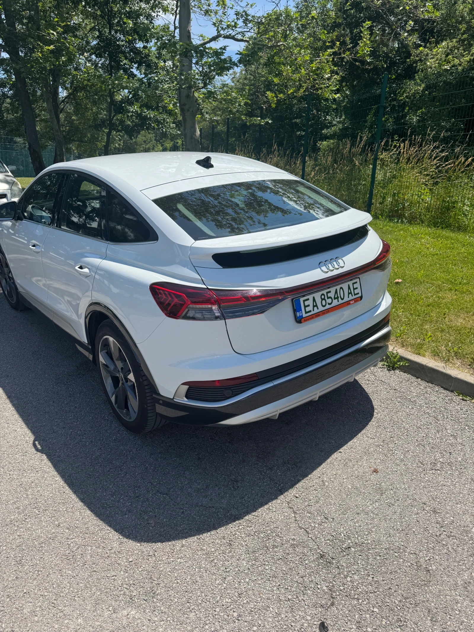 Audi Q4 E TRON, снимка 2 - Автомобили и джипове - 55185523