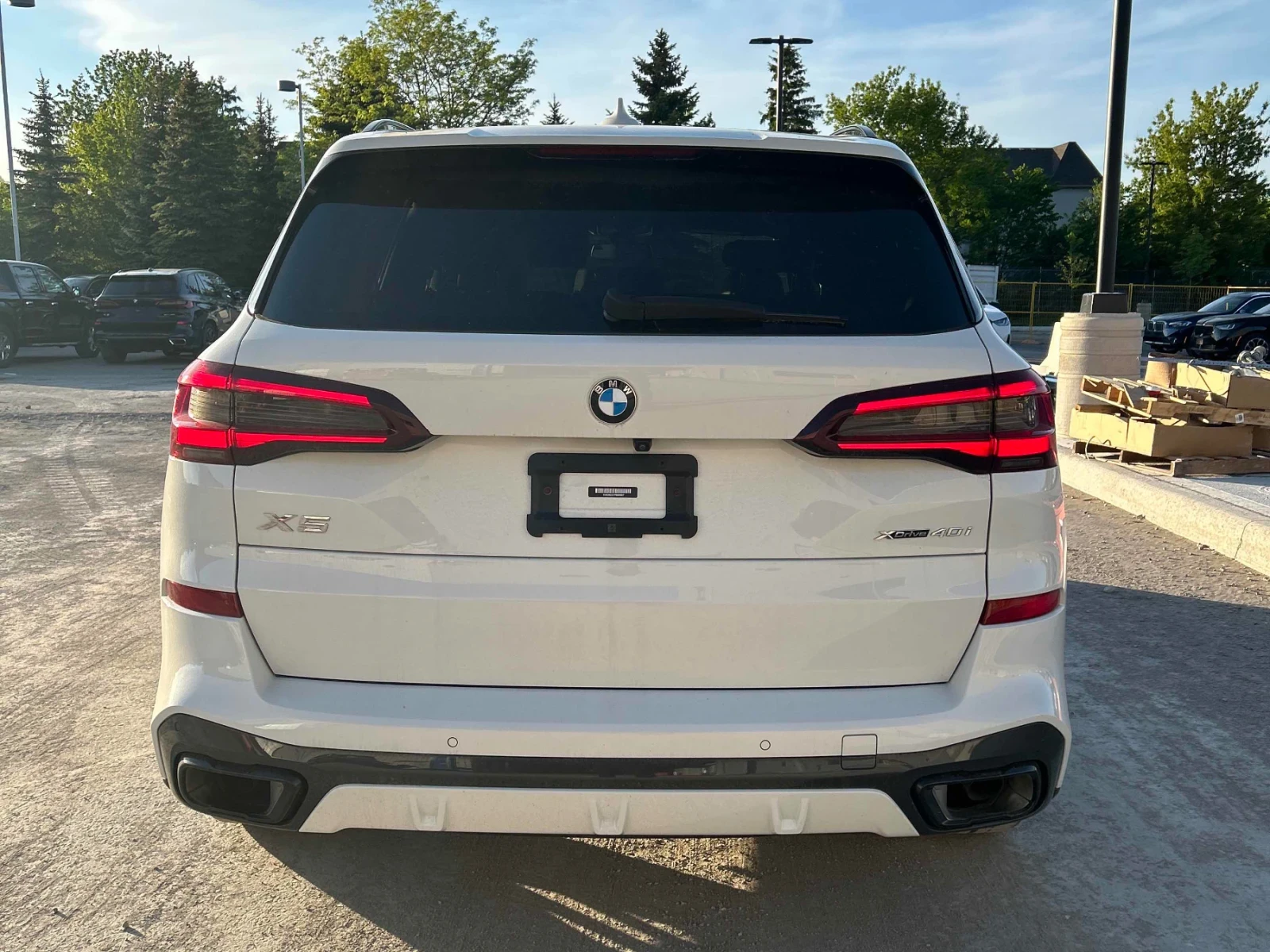 BMW X5 SWAROVSKI * MPACK * HEAD UP * CAR FAX * , снимка 2 - Автомобили и джипове - 55255159