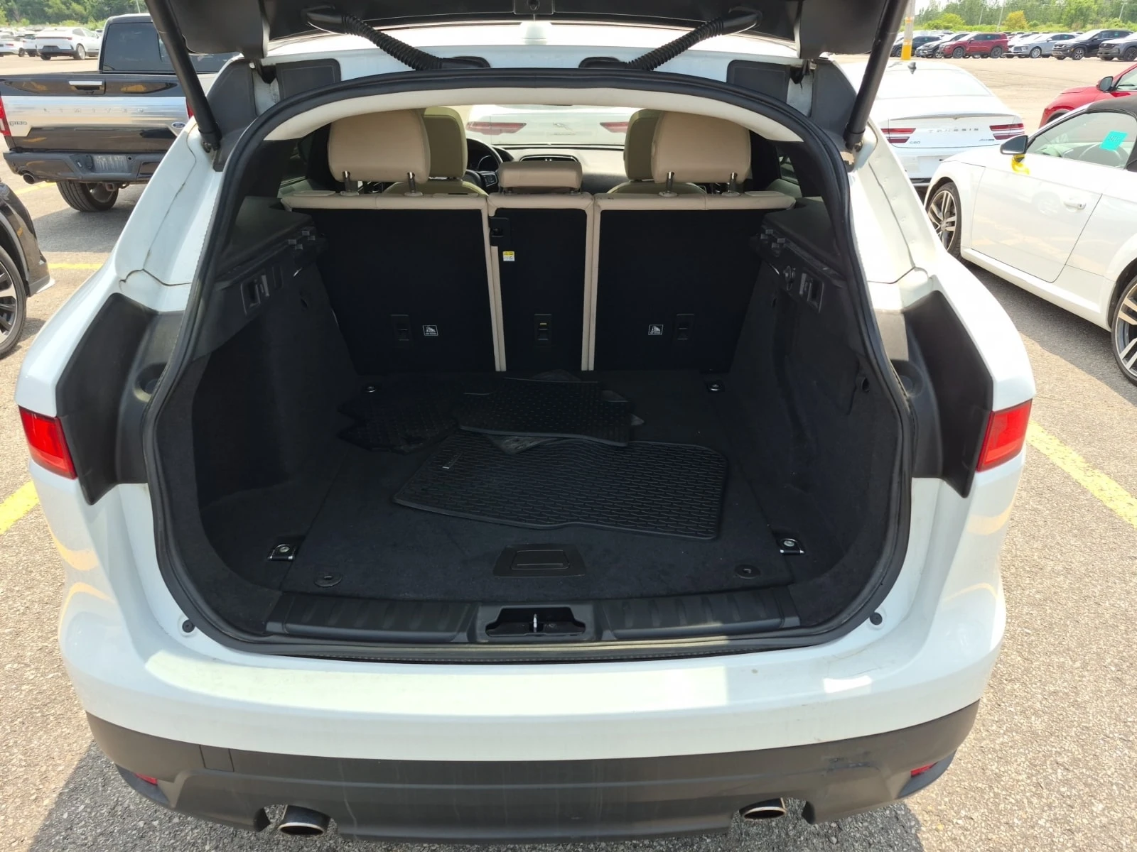Jaguar F-PACE PREMIUM / КОЖА / ПАНОРАМА / ЗАДНА КАМЕРА , снимка 5 - Автомобили и джипове - 55815523