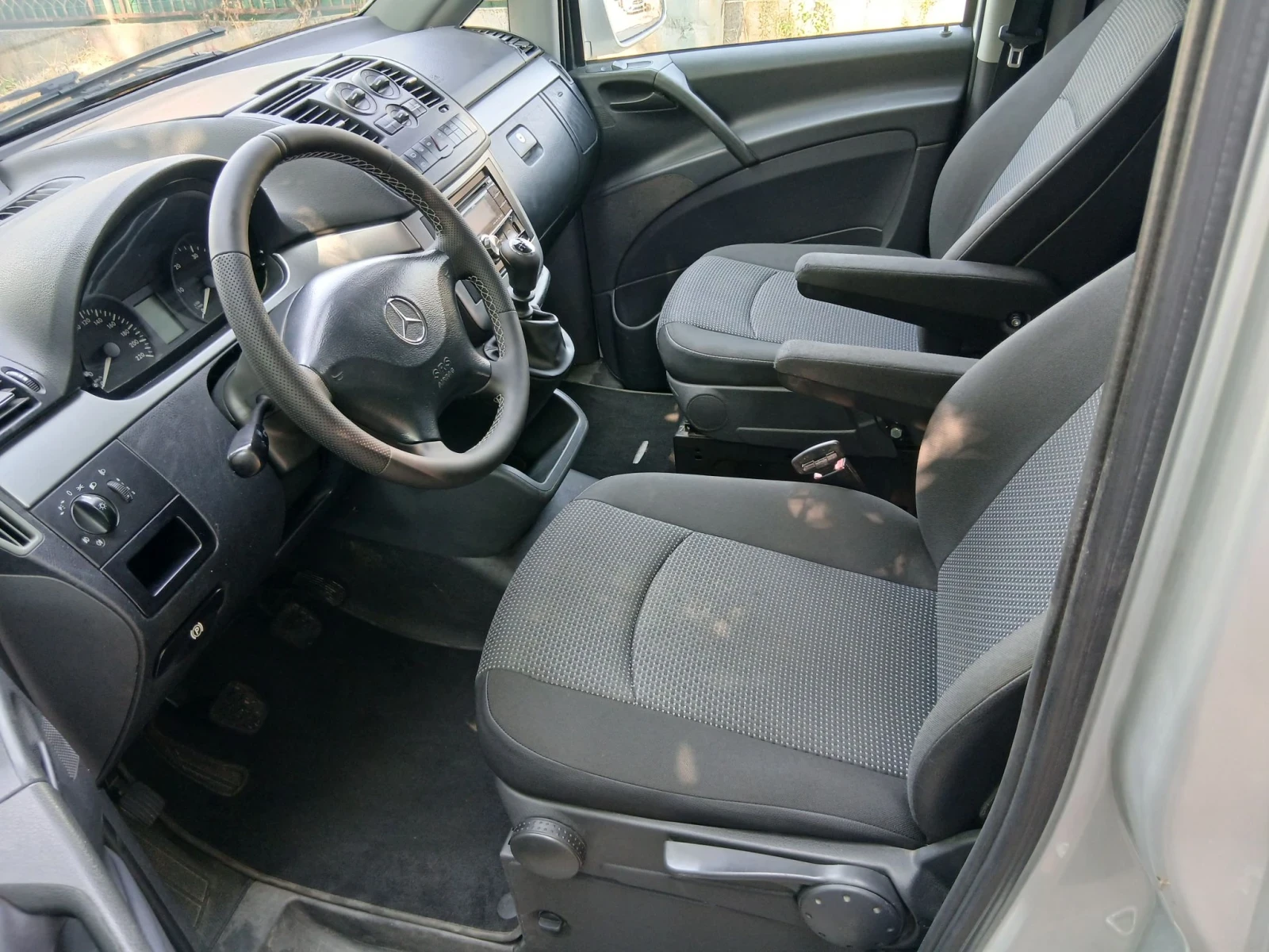Mercedes-Benz Vito 116 CDI MIXTO - 4+ 1 плюс ТОВАРОПЪТНИЧЕСКИ, снимка 14 - Бусове и автобуси - 55785716