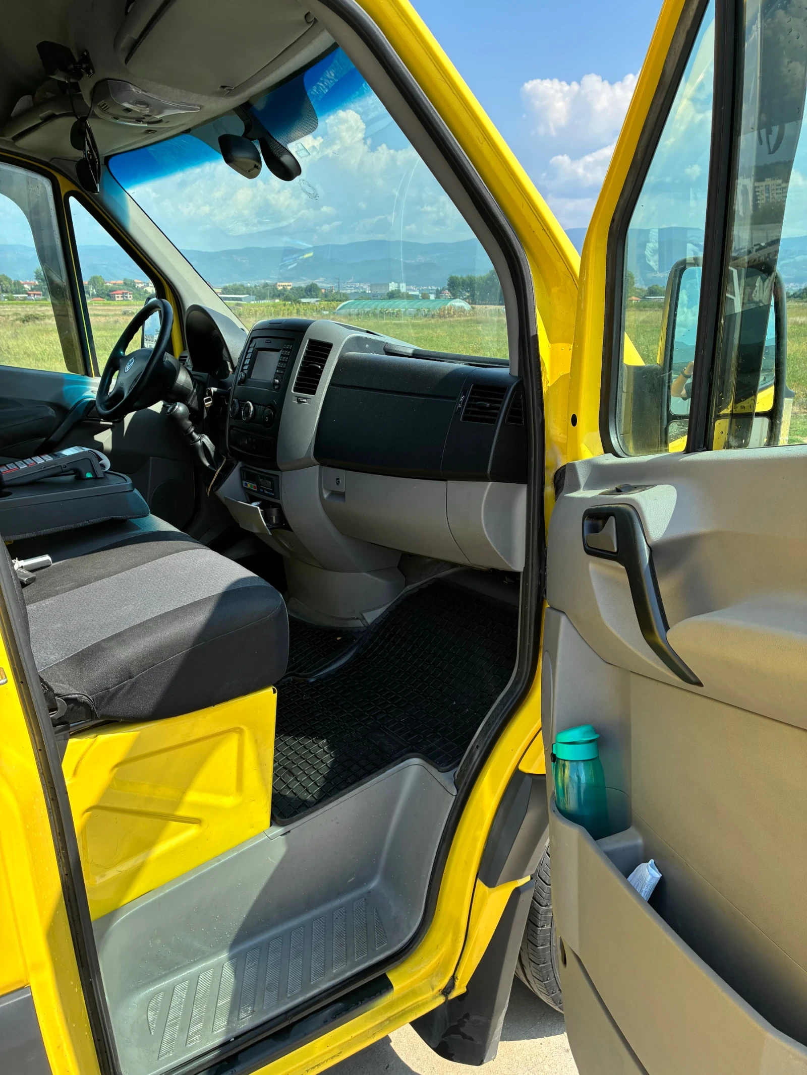 VW Crafter, снимка 12 - Бусове и автобуси - 55930979