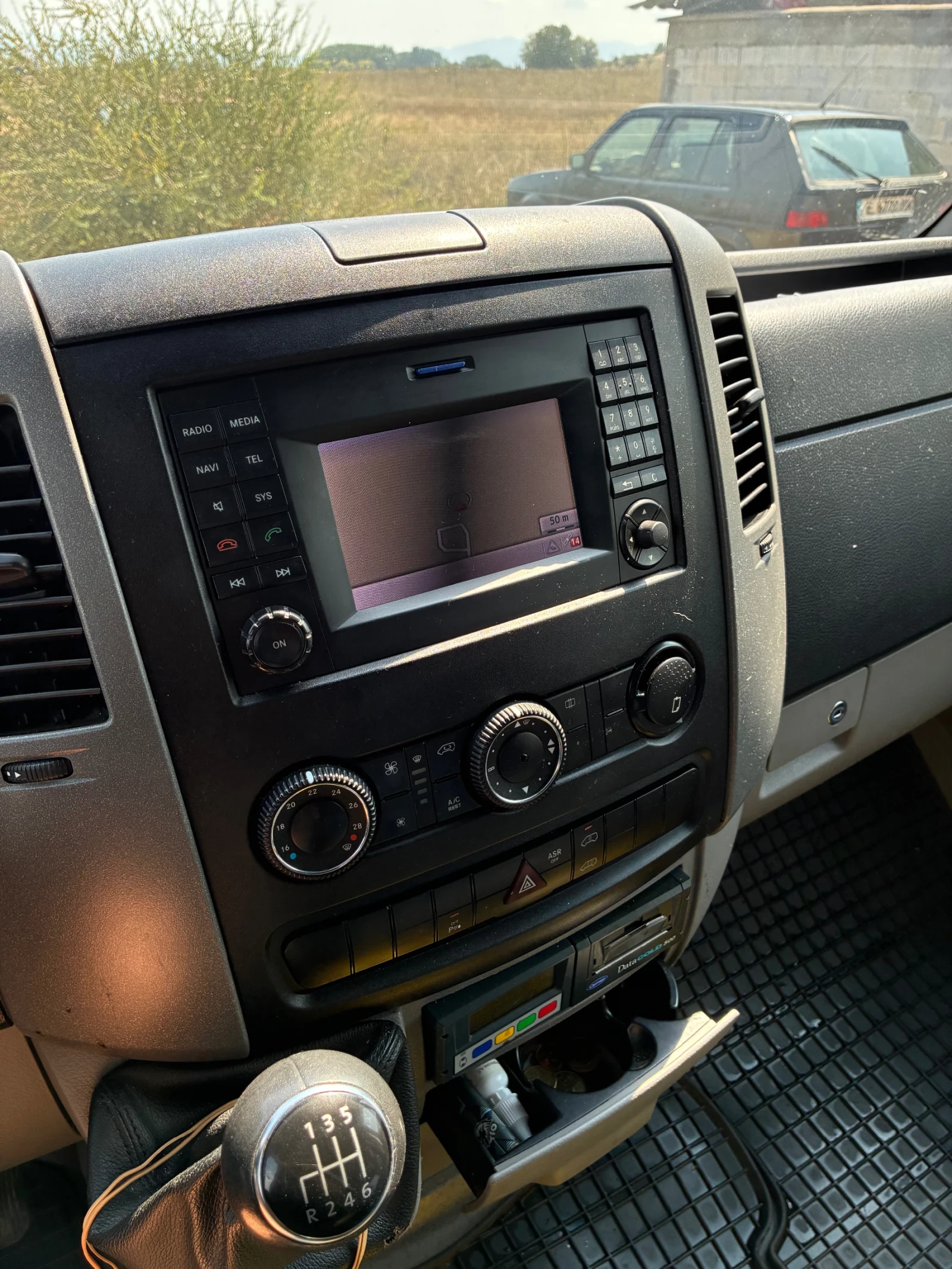 VW Crafter, снимка 11 - Бусове и автобуси - 55930979