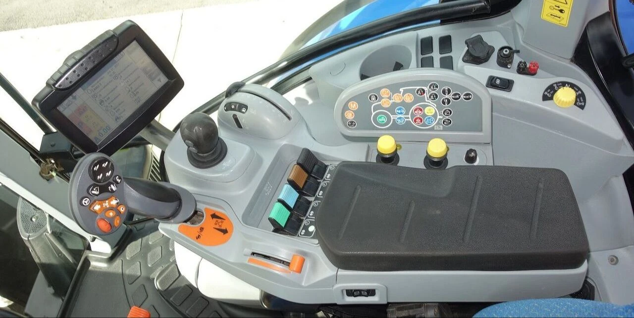 Трактор New Holland T7250  - изображение 9