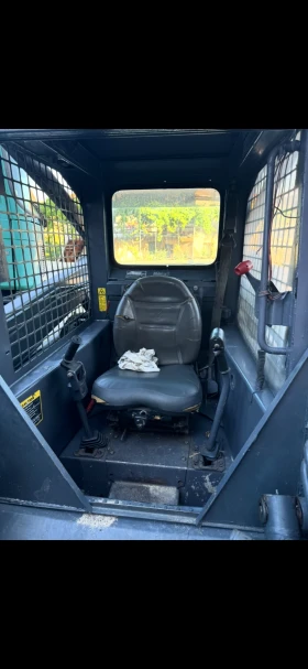 Мини челни товарачи Друга New Holland LS170, снимка 5