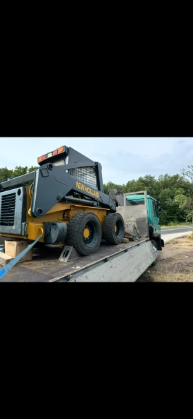 Мини челни товарачи Друга New Holland LS170, снимка 3