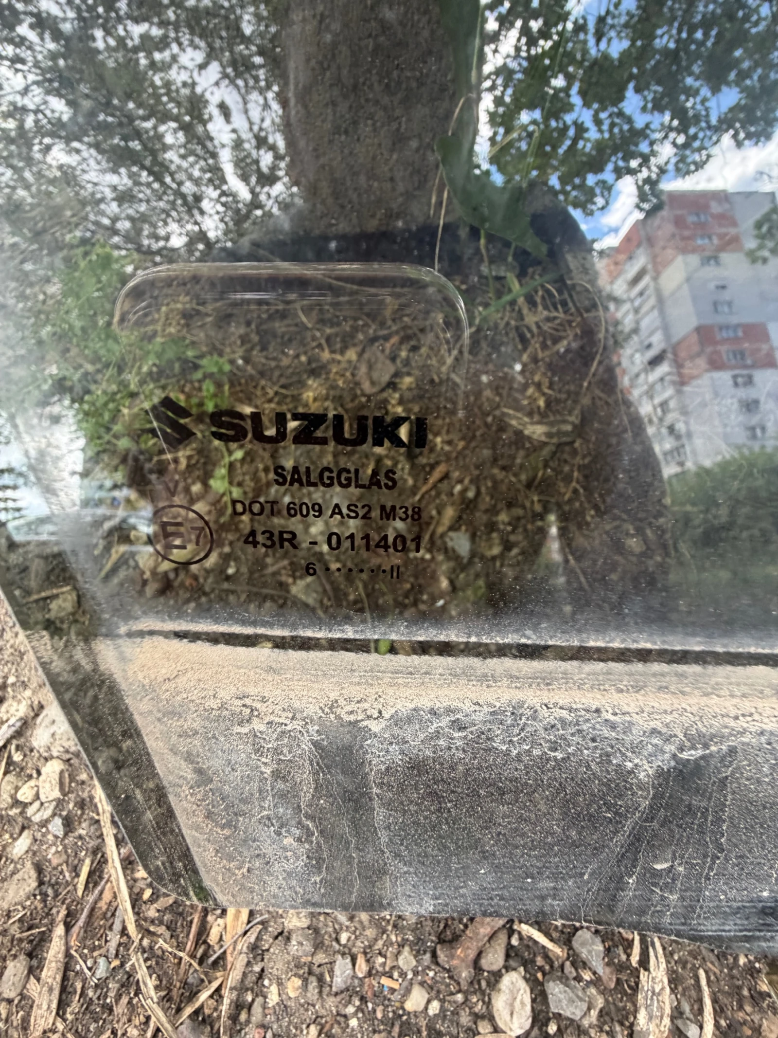 Suzuki Vitara 2016г задно дясно стъкло затъмнено DOT 609 AS2 M38 43R - 011401, снимка 2 - Части - 54919521