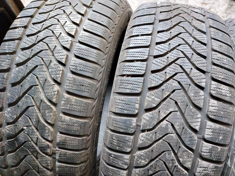 Гуми Зимни 255/55R19, снимка 2 - Гуми и джанти - 36280078