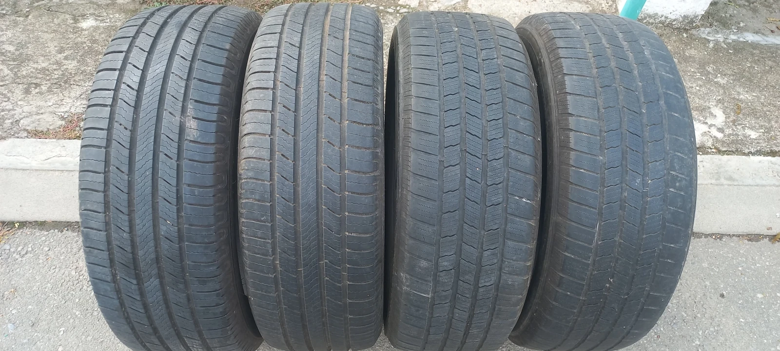 Гуми Всесезонни 235/55R19