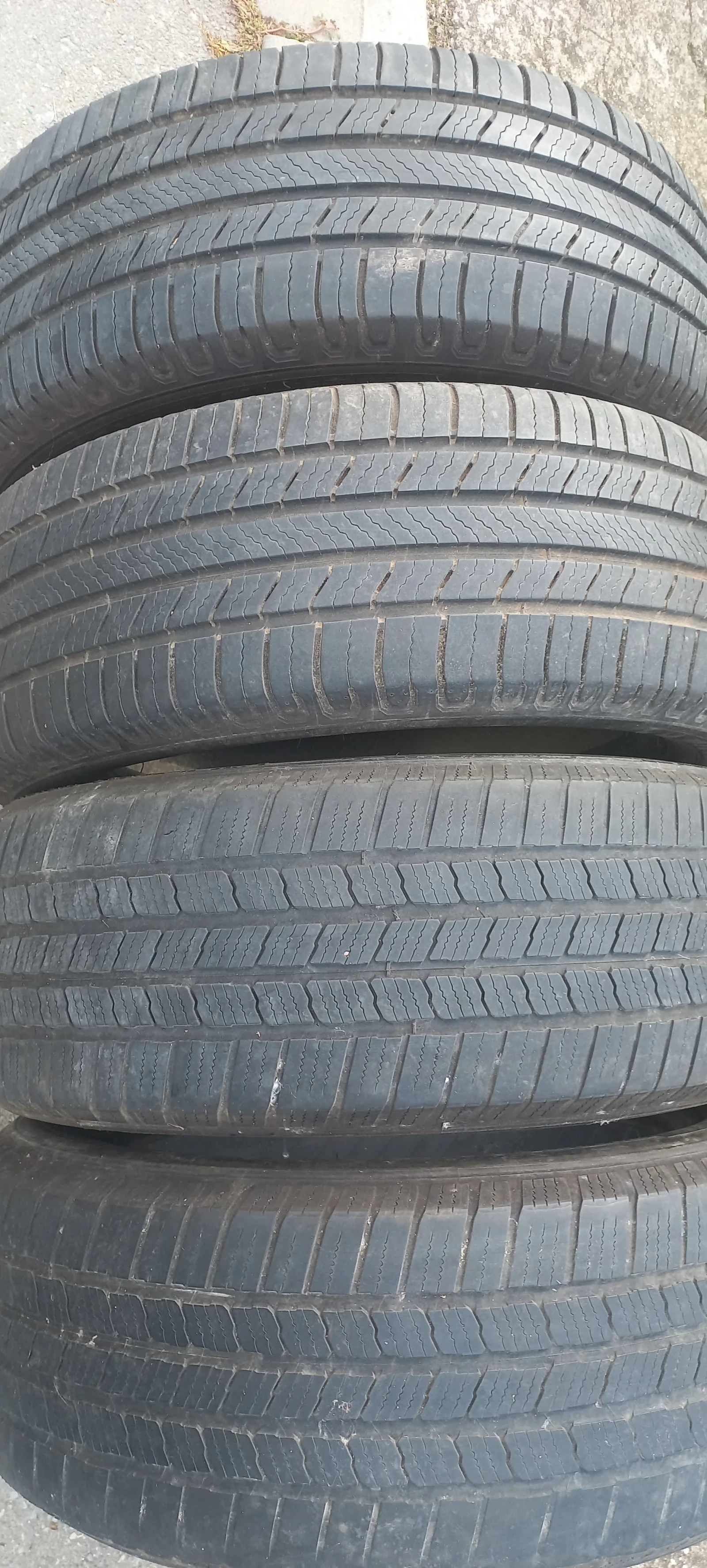Гуми Всесезонни 235/55R19, снимка 8 - Гуми и джанти - 56744544