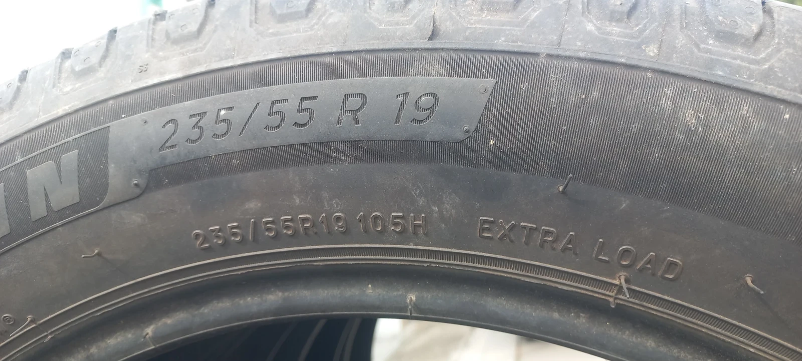 Гуми Всесезонни 235/55R19, снимка 4 - Гуми и джанти - 56744544