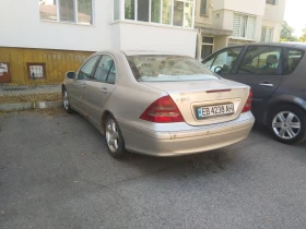 Mercedes-Benz 220, снимка 2