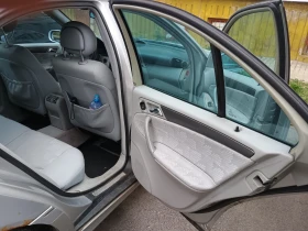 Mercedes-Benz 220, снимка 11