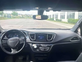Chrysler Pacifica | Touring L | ПОДГРЕВ | CARFAX | , снимка 9