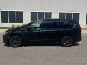 Chrysler Pacifica | Touring L | ПОДГРЕВ | CARFAX | , снимка 2