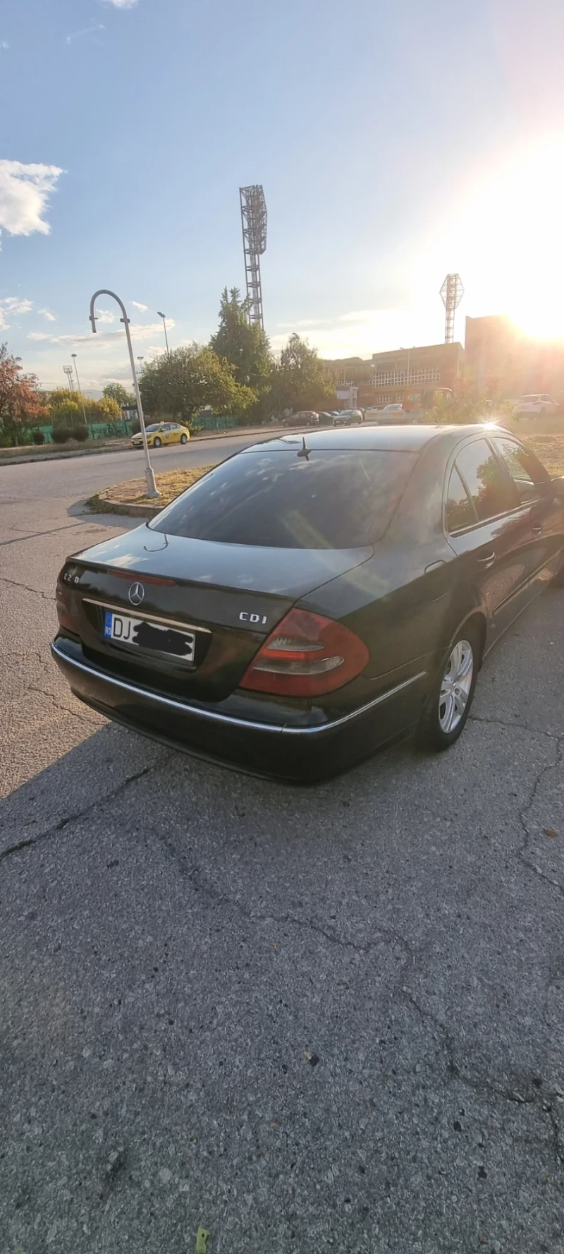 Mercedes-Benz E 270, снимка 5 - Автомобили и джипове - 47538380