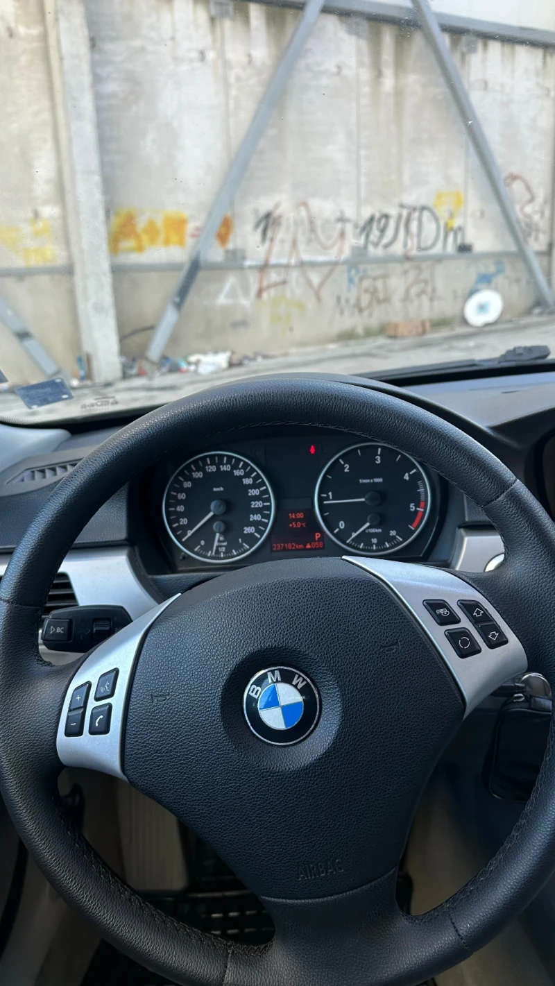 BMW 320 D, снимка 8 - Автомобили и джипове - 48719629