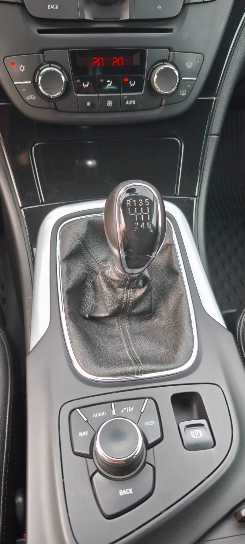 Opel Insignia Eco Flex, снимка 15 - Автомобили и джипове - 52878151