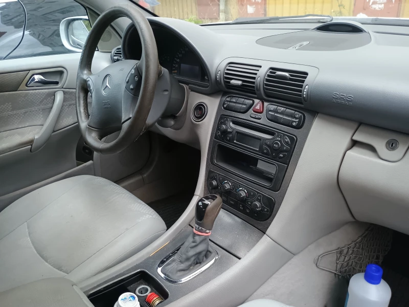 Mercedes-Benz 220, снимка 13 - Автомобили и джипове - 51210143